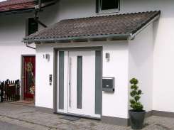 W8-005
